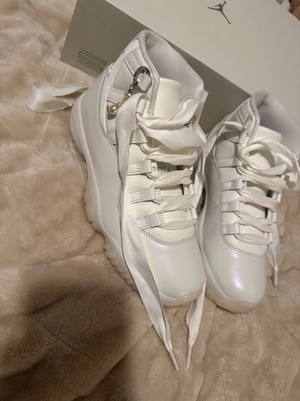 NWT Nike Air Jordan 11 Retro Pearl w/ Satin Ribbon Lace and Charm - Picture 3 of 8